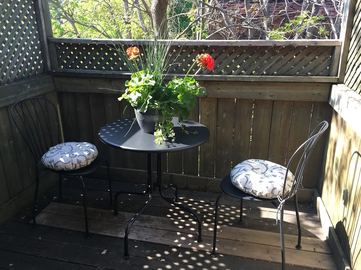St Annes Suites Toronto 0*,  Kanada