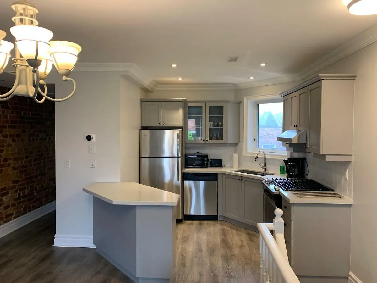 Apartment St Annes Suites Toronto