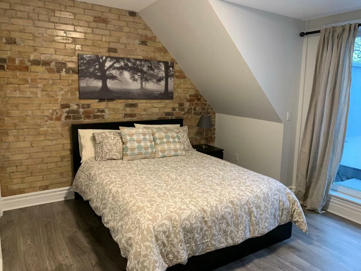 Apartment St Annes Suites Toronto Canada