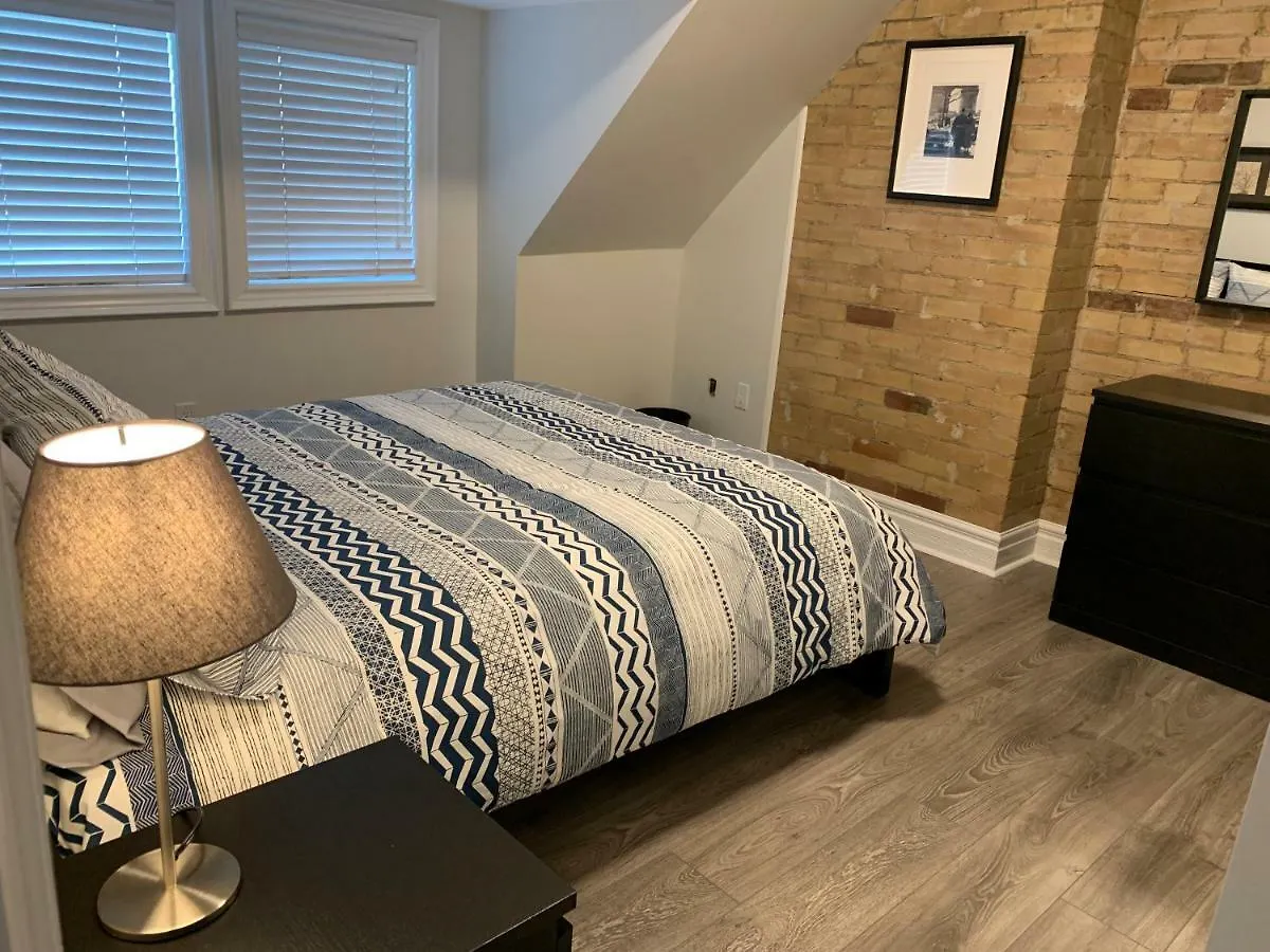Apartment St Annes Suites Toronto