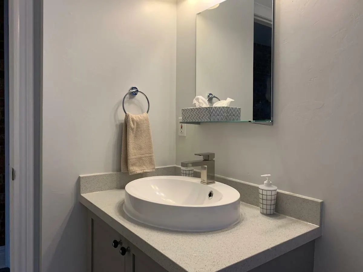 St Annes Suites Toronto Apartment