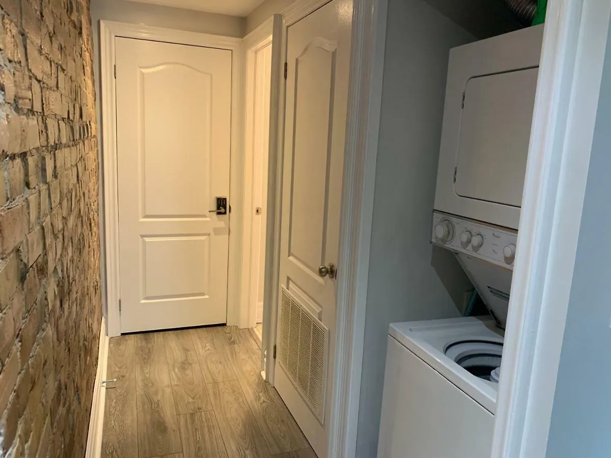 Apartment St Annes Suites Toronto