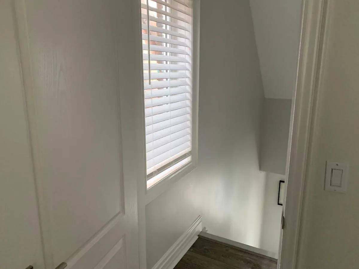 Apartment St Annes Suites Toronto